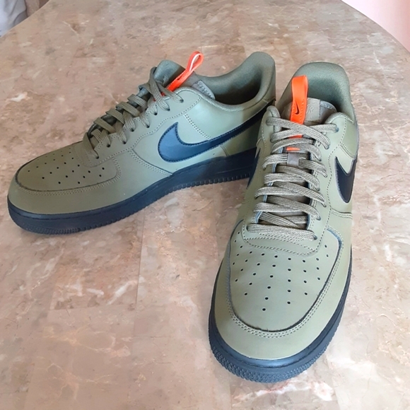 NIKE Air Force 1's '07 low Medium Olive/Starfish BQ4326-200 Men's Size 12 Shoes - Picture 2 of 16